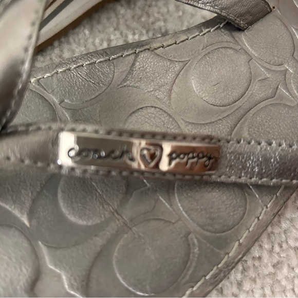 COACH POPPY silver pewter flip flops size 8 - Picture 5 of 5